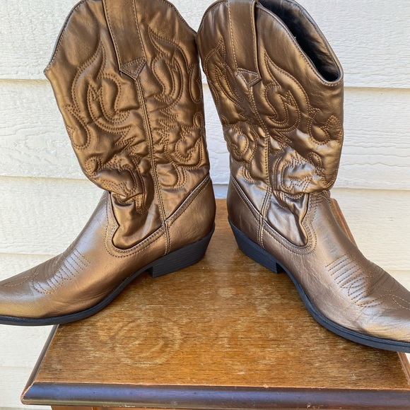 Madden Girl Boots - Picture 6 of 7